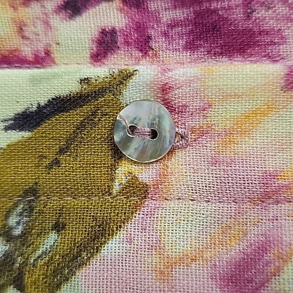 Modern Attraction, button-down blouse. Beautiful floral print. 3/4 tab sleeves. - Picture 10 of 13